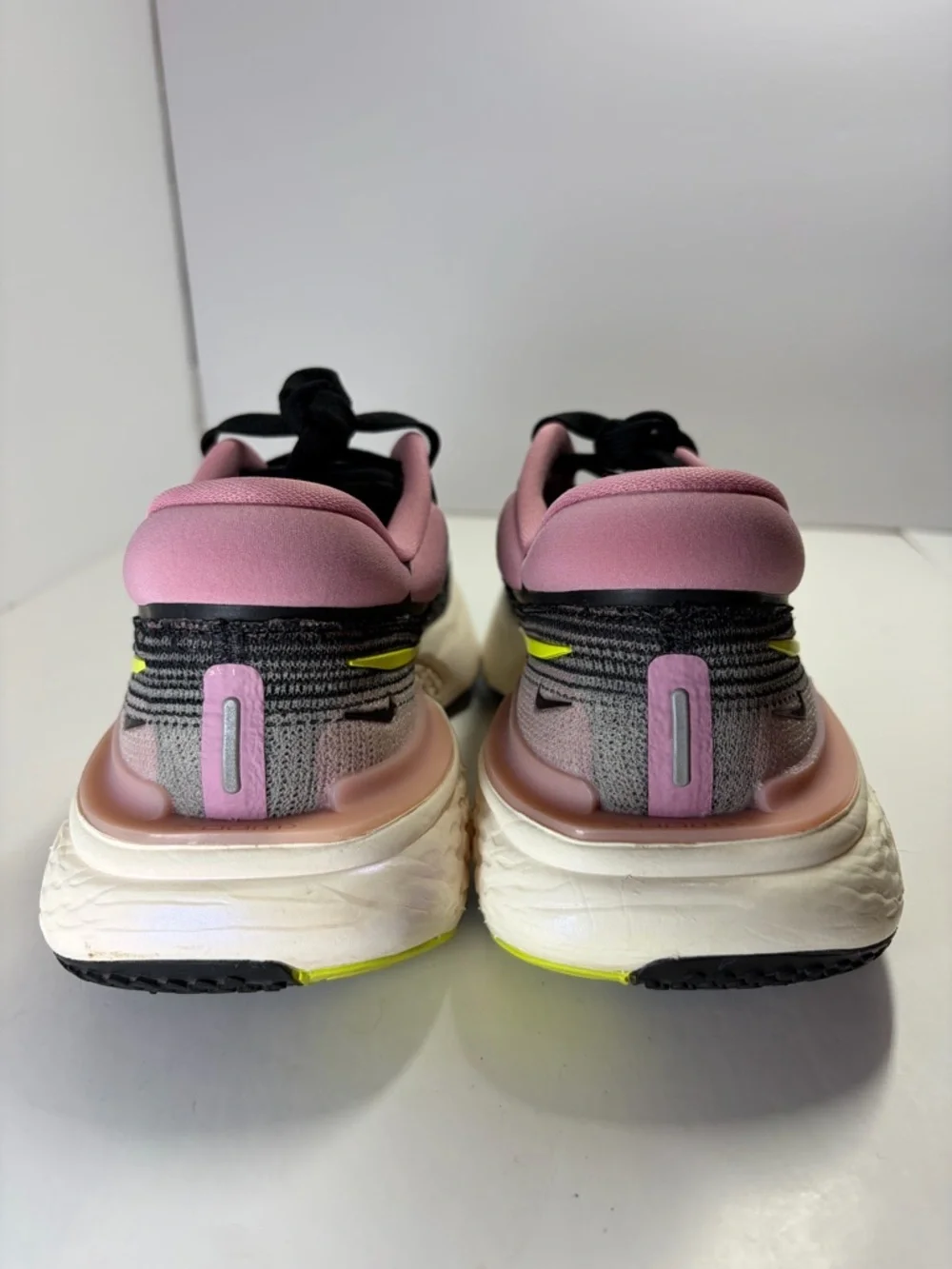 Nike Zoom X Invincible Run Flyknit Volt Pink Athletic Running Shoe Women's US 9